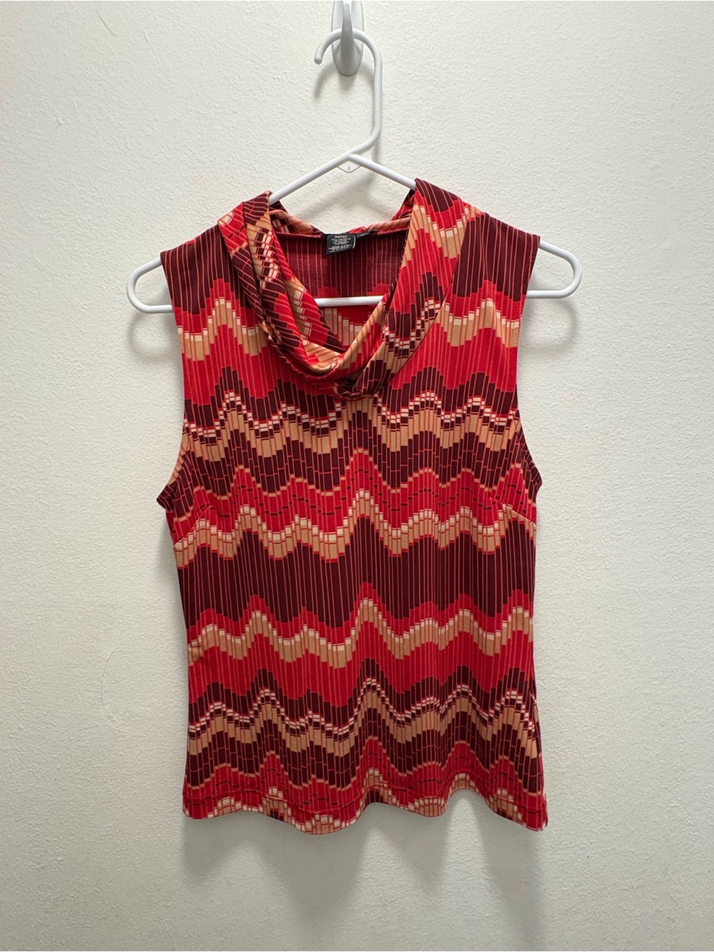 BCBGMaxAzria Red & Brown Wave-Print Sleeveless Cowl Top